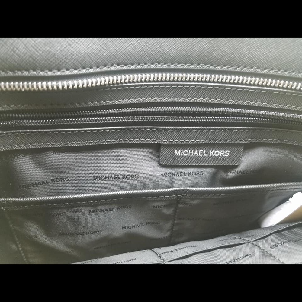 Michael Kors Jet Set Travel Bag Leather Tote - Picture 4 of 8